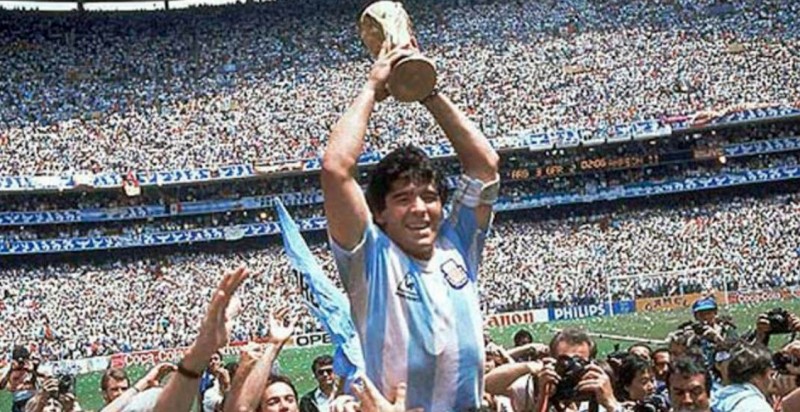 Maradona: 12 títulos con la selección, Napoli, Barça y Boca