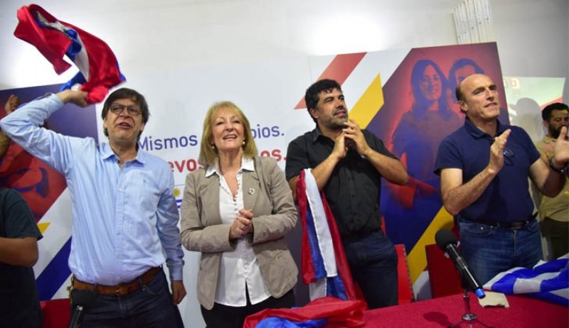 Frente Amplio proclamó a cuatro precandidatos presidenciales