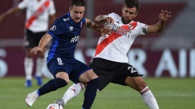 River Plate derrotó a Nacional 2-0 en Avellaneda