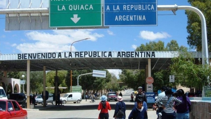 Argentina cierra todas sus fronteras por 2 semanas