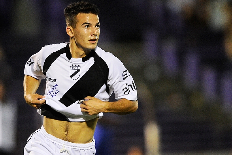 Danubio ganó en la hora 1-0 a Racing; Rentistas 1 ...