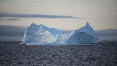 Un gigantesco iceberg a punto de separarse de la Antártida