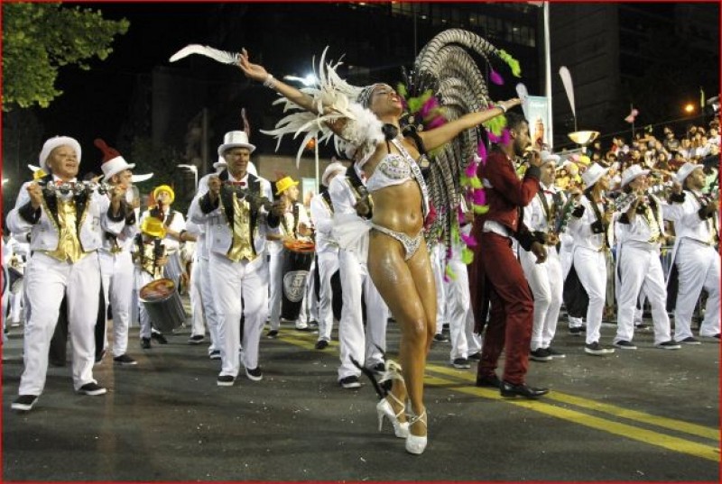 Hoy es el Desfile de Escuelas de Samba por 18 de Julio