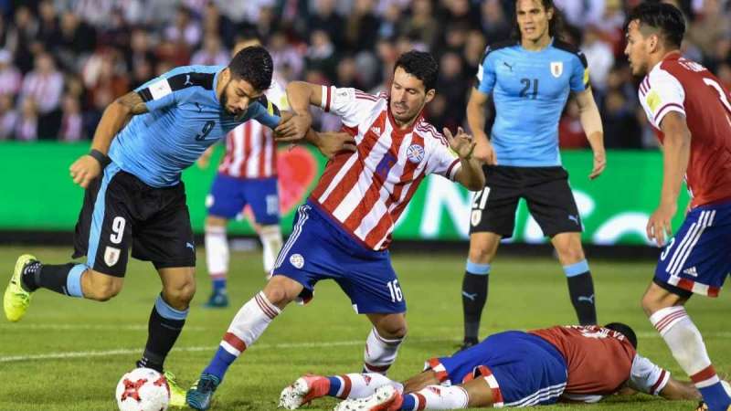 Uruguay - Paraguay a las 19 horas en el Estadio Centenario