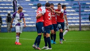 Agónico triunfo de Nacional ante Fénix por 2 a 1 en Capurro