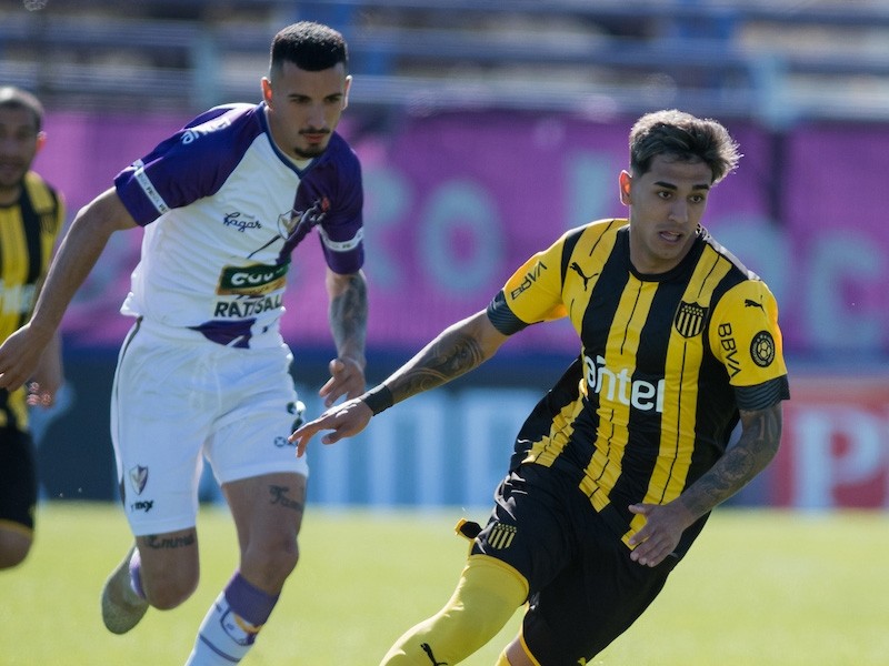 Fénix y Peñarol no se superaron: 0 a 0