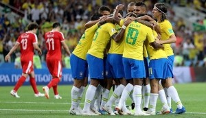 Brasil ganó 2-0 a Serbia y terminó primero en el Grupo E