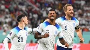 Inglaterra goleó a Irán, empate EEUU-Gales