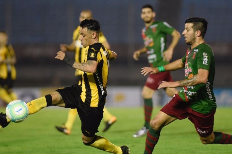 Peñarol le ganó 2-1 a Rampla Juniors y sigue a 2 puntos de Nacional