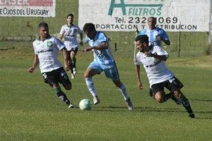 Cerro Largo goleó a Racing 3-0 en Melo