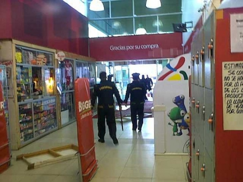 Harán llamado a policías retirados para seguridad en supermercados