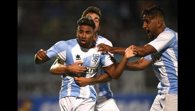 Cerro derrotó a River Plate 3-2 con 10 jugadores