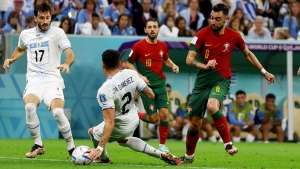 Uruguay en la cuerda floja: cayó ante Portugal 2-0