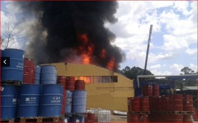 Incendio en planta química en la zona de Mendoza