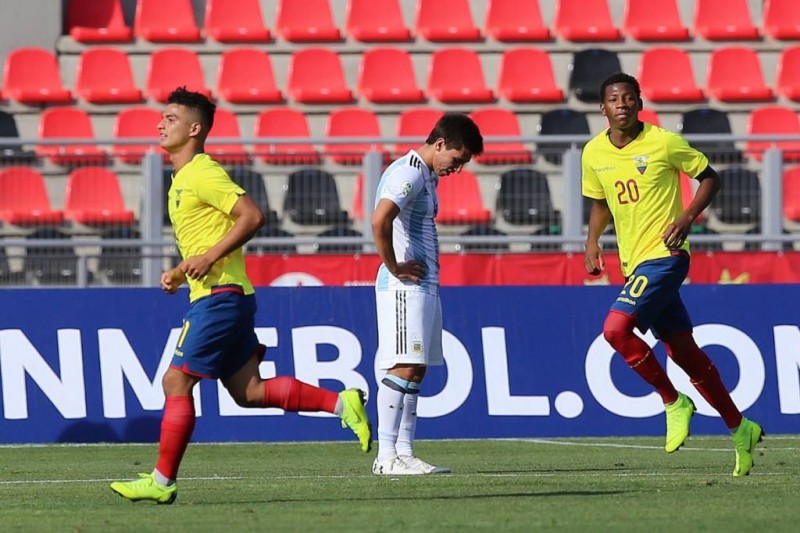 Ecuador derrotó a Perú 3-1 y clasificó al hexagonal