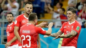 Suiza le ganó a Serbia de atrás y en la hora: 2-1