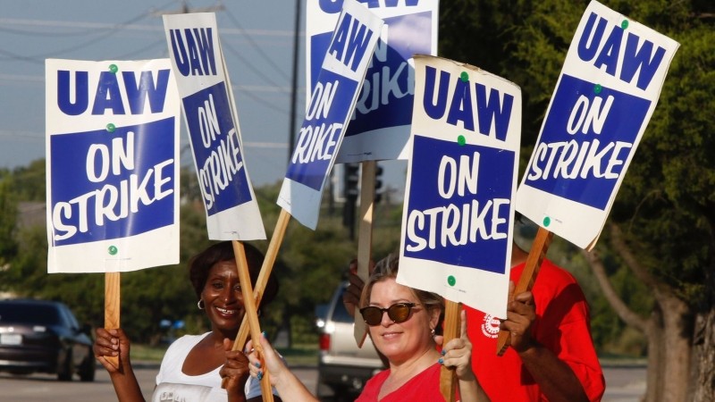 50 mil empleados de General Motors en huelga