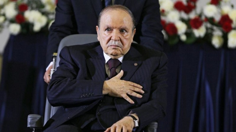 Abdelaziz Bouteflika renuncia a la Presidencia tras 20 años