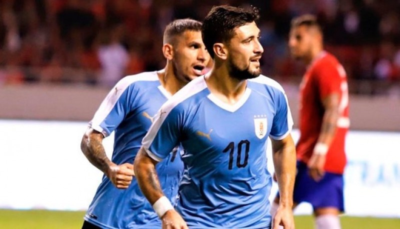 Uruguay derrotó a Costa Rica por 2 a 1 con un gol en la hora