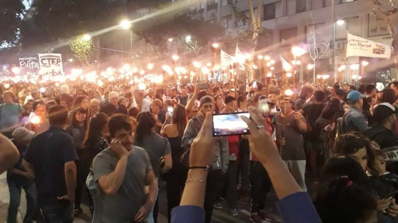 Movilización en Buenos Aires contra los aumento de tarifas