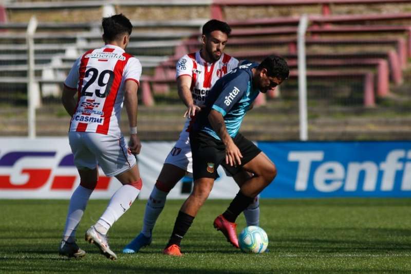Deportivo Maldonado se impuso 2-1 a River Plate