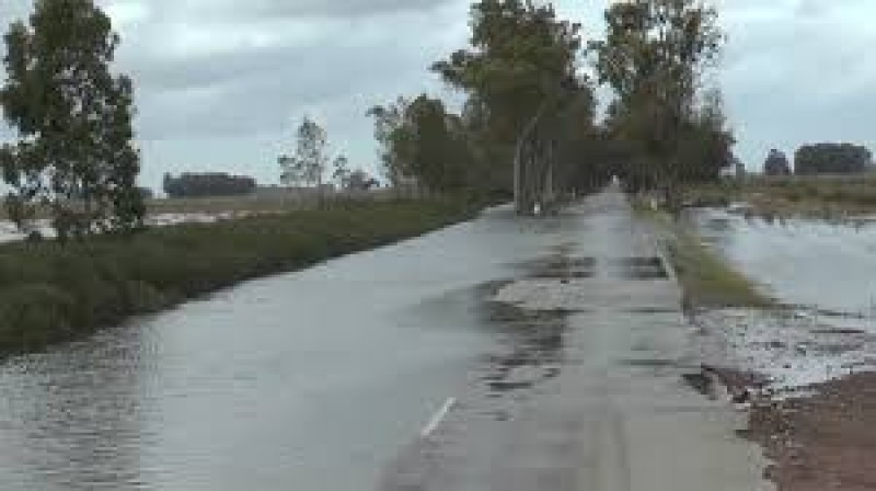 Inundaciones causan cortes de rutas