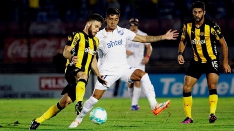 Peñarol ganó el primer clásico del año: 2-0