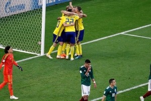 Suecia goleó a México 3-0 y ambos clasificaron