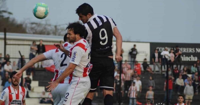 Wanderers dejó escapar el triunfo; River Plate rescató un punto