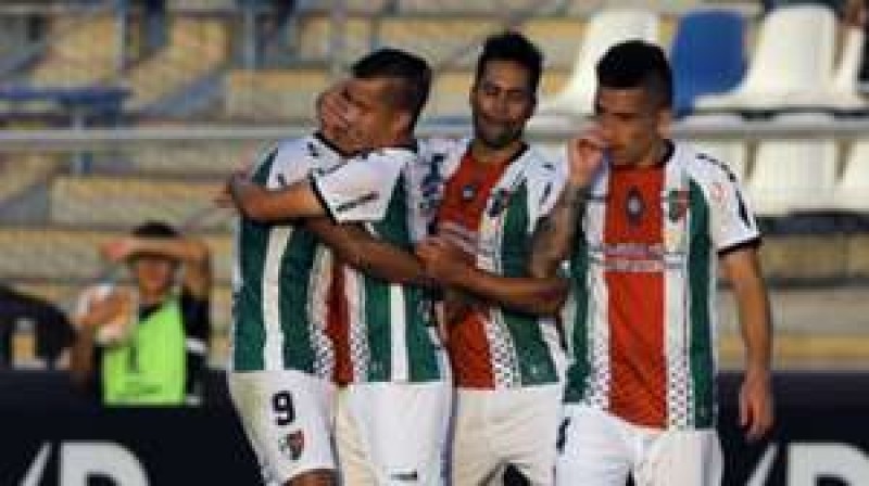 Palestino goleó 5-1 y eliminó a Cerro Largo