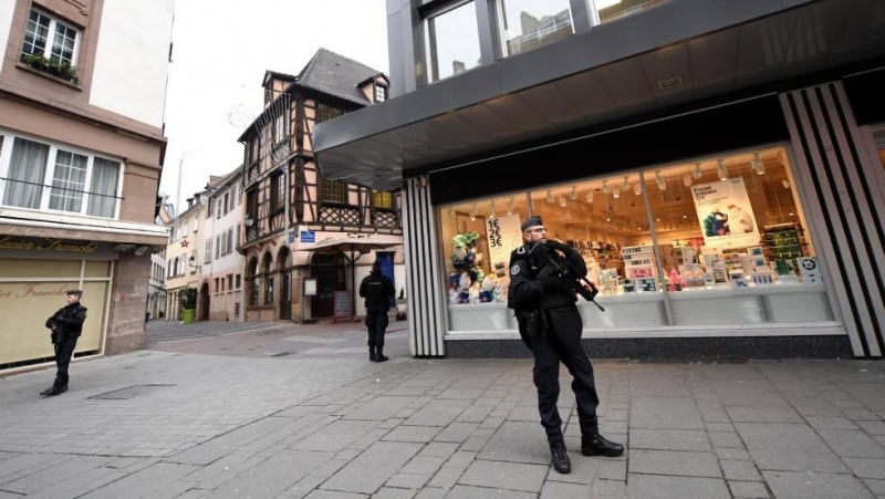 Tiroteo en Estrasburgo deja dos muertos y una docena de heridos
