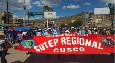 Más de 50 días de huelga de maestros en Perú