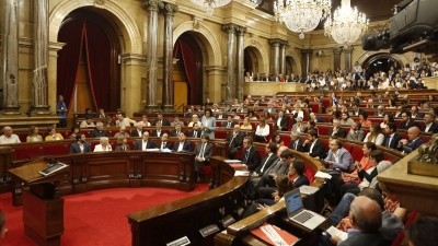 Cataluña convoca a referéndum por independencia