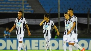 Wanderers y Olimpia empataron sin goles en el Franzini